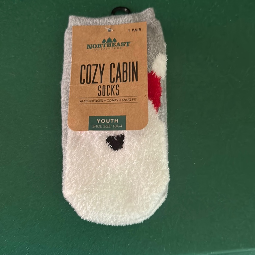 NORTHEAST OUTFITTERS COZY CABIN SOCKS: SANTA: GRAY: NWT: YOUTH 10-4